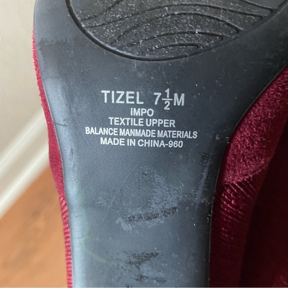 Impo Tizel ankle boot size 7 1/2 woman’s sock pull on heel fall winter like new - Picture 6 of 9